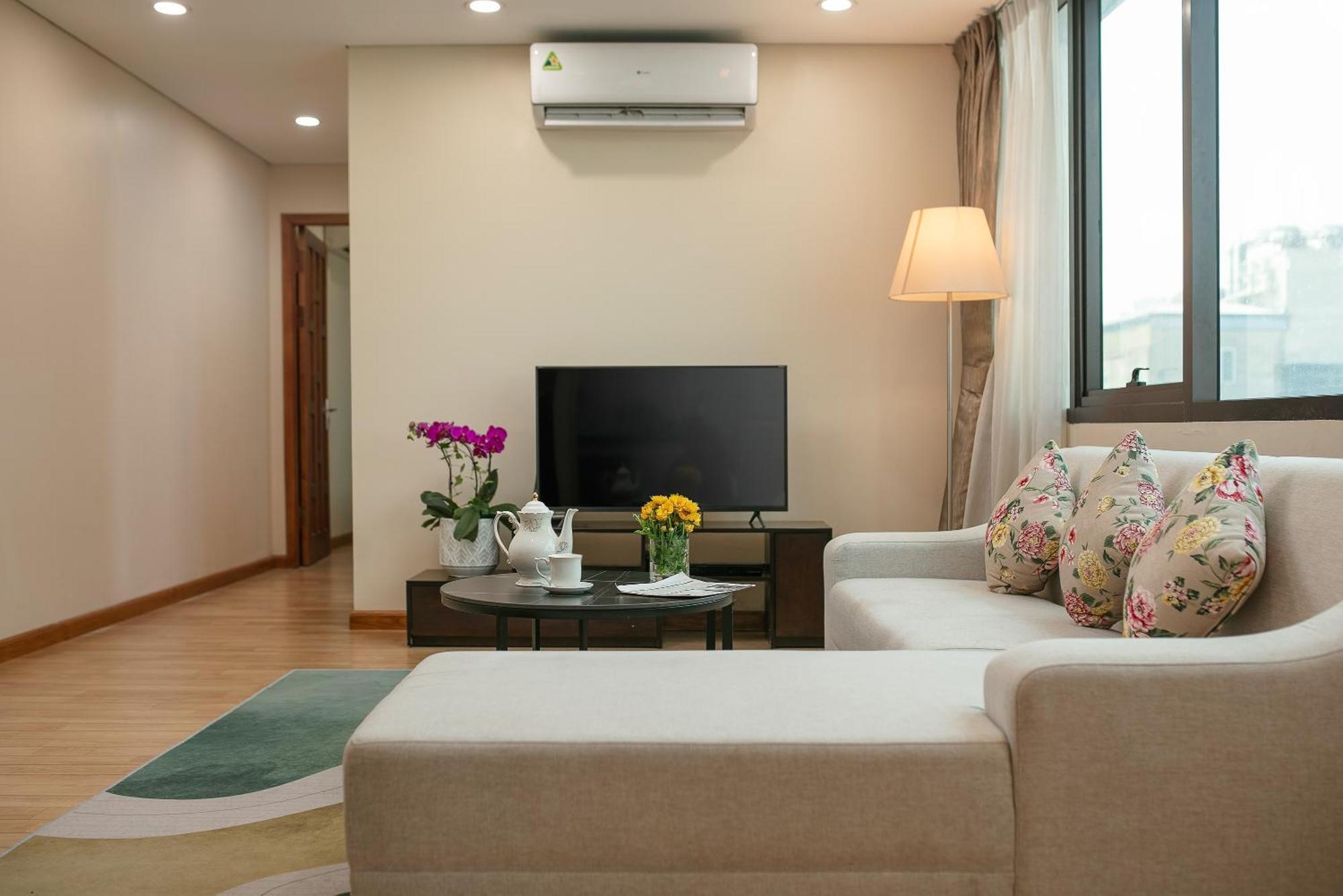 Hb Serviced Apartment - 121B Quan Hoa Ханой Экстерьер фото