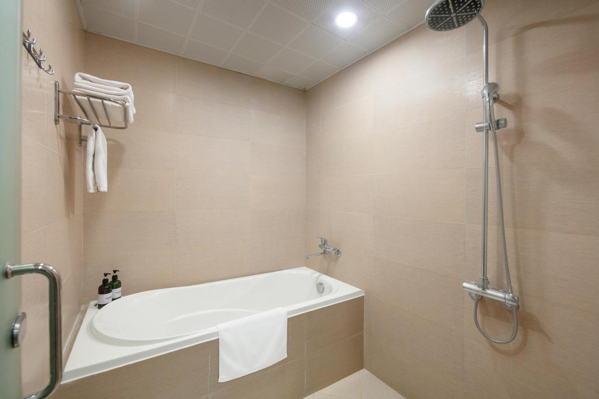 Hb Serviced Apartment - 121B Quan Hoa Ханой Экстерьер фото